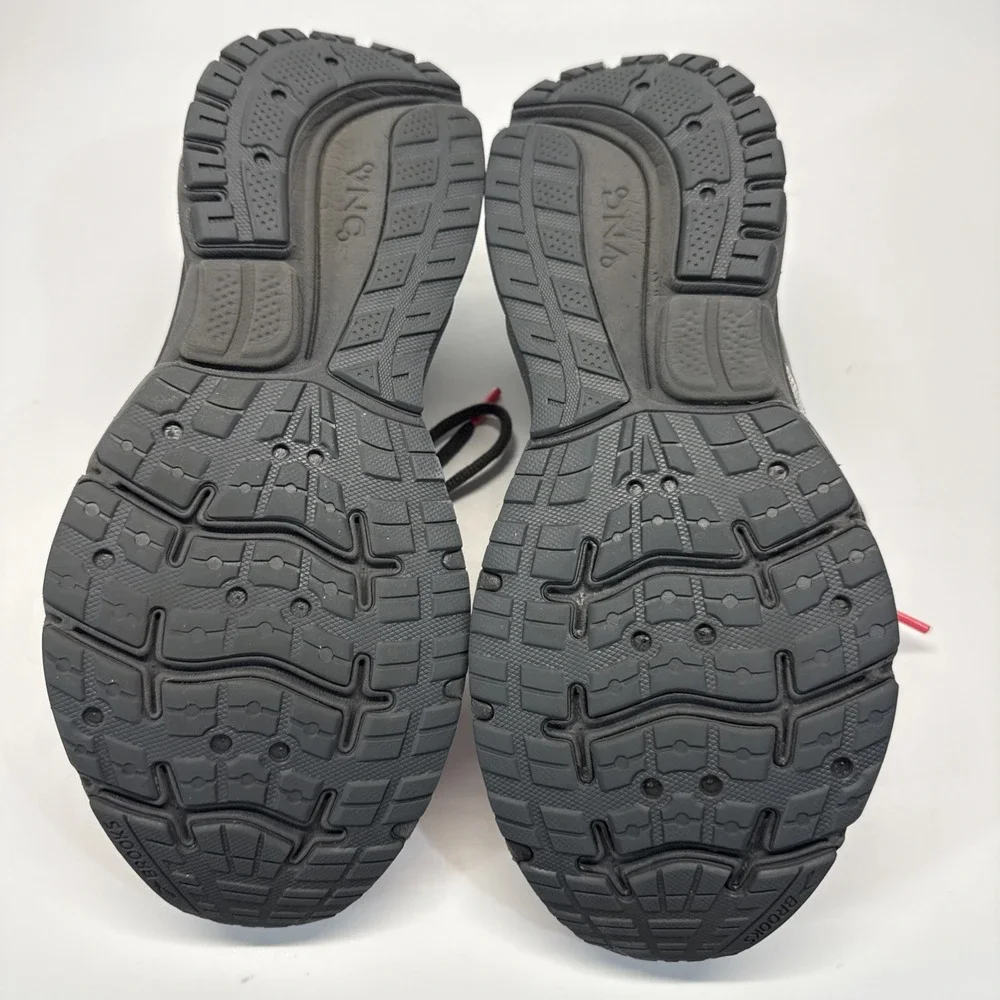 Brooks item womens